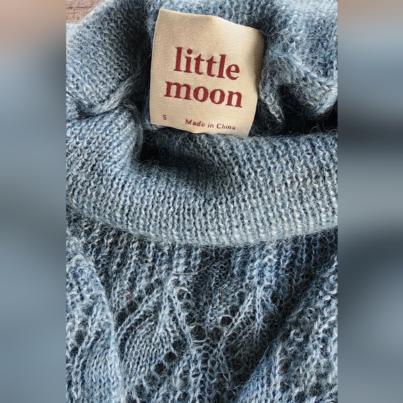 Aritzia Little Moon tunic sweater - Picture 2 of 5